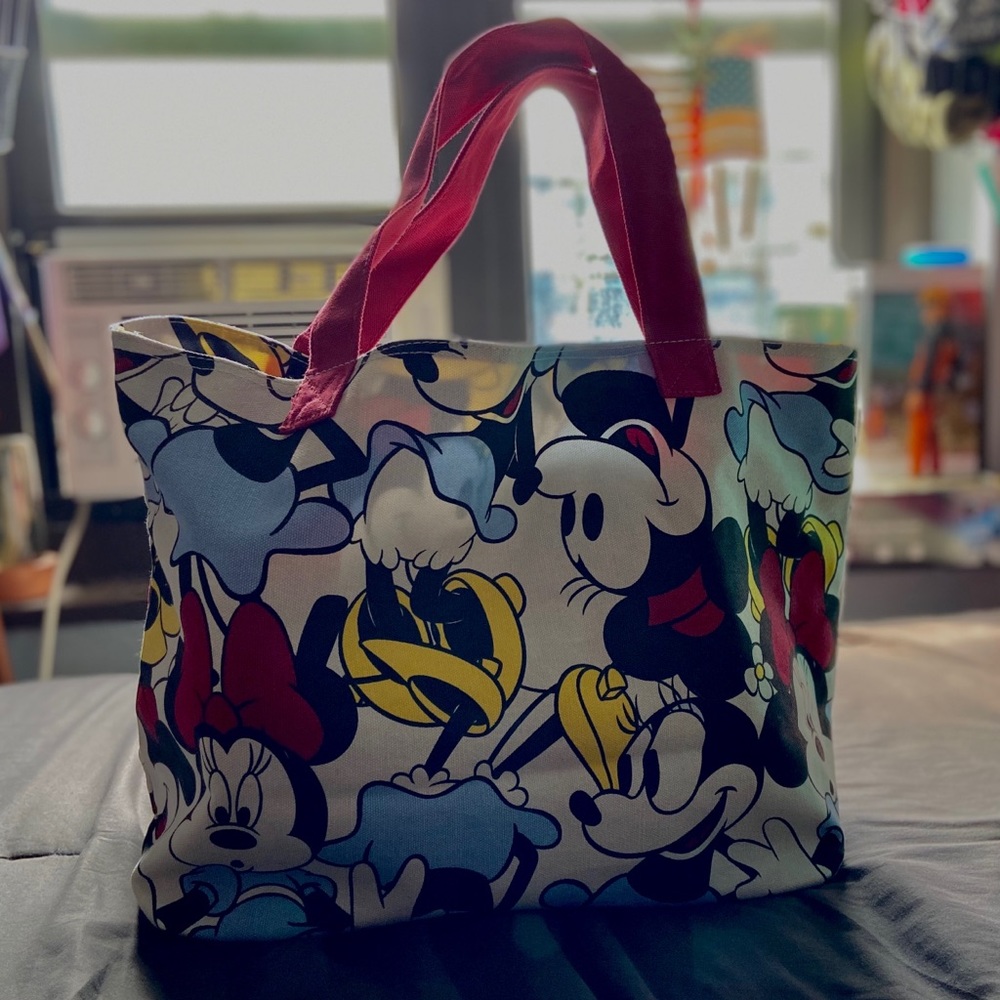 Disney Minnie Mouse.